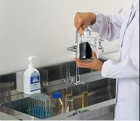 實(shí)驗(yàn)室洗瓶機(jī)和人工，到底誰劃算？